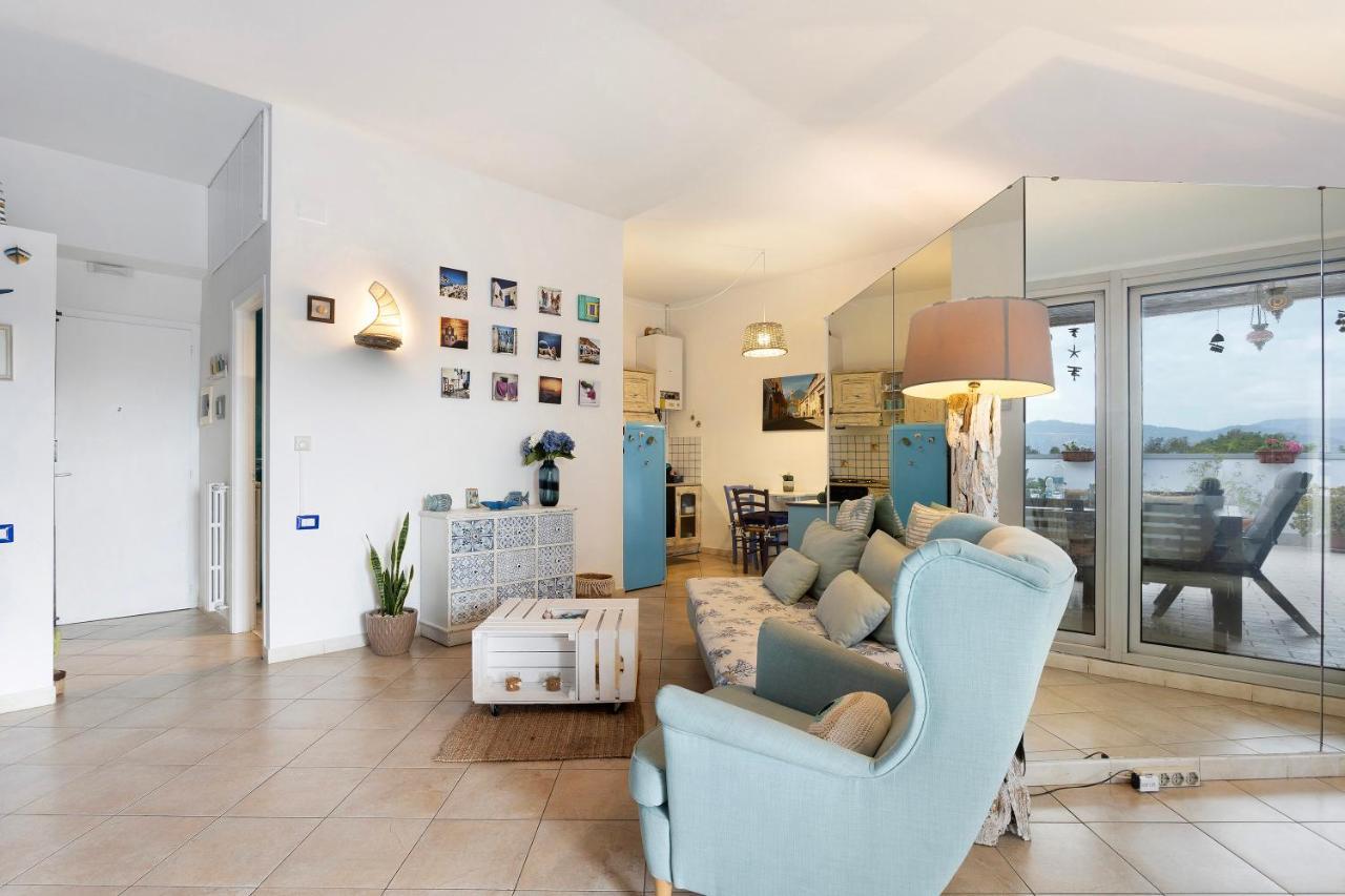 Apartament Attico Con Terrazza A Viareggio Zewnętrze zdjęcie